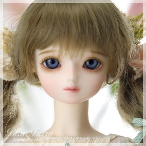 TF Limited New face - Yvette